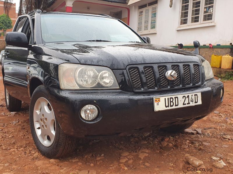 Toyota Kluger in Uganda