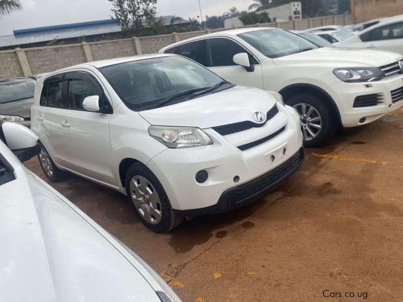 Used Toyota IST 2010 IST for sale Kampala Toyota IST sales Toyota