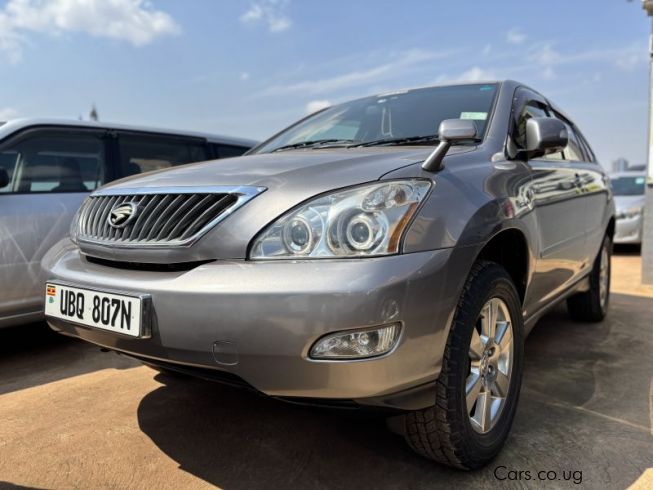 Toyota Harrier in Uganda