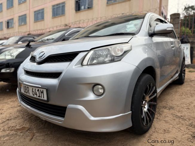 Toyota Ist in Uganda