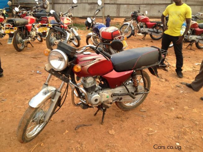 bajaj boxer two wheeler