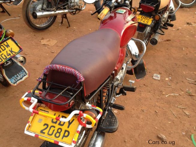 bajaj boxer two wheeler