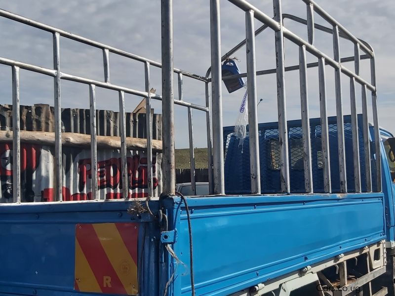 Isuzu Elf in Uganda