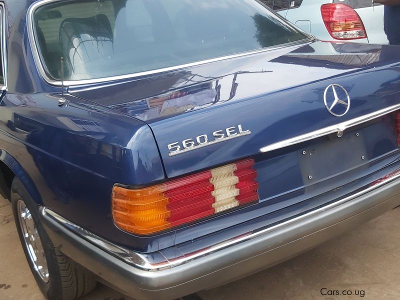 Mercedes-Benz 560 in Uganda