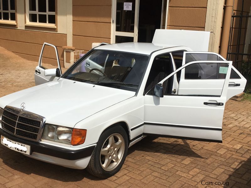 Mercedes-Benz 190d in Uganda