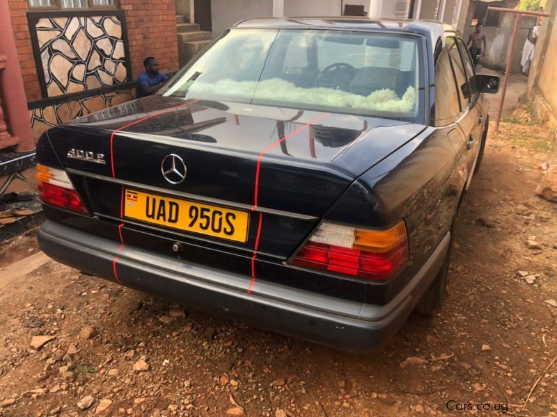 Mercedes-Benz 400E-124 in Uganda