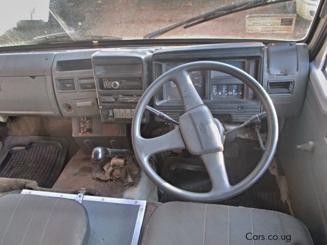 Kia Sedona Combi in Uganda