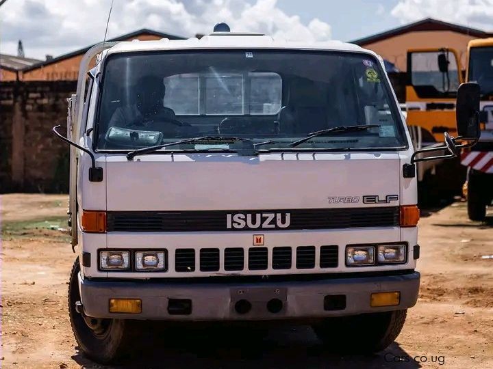 Isuzu ELF TRUCK in Uganda