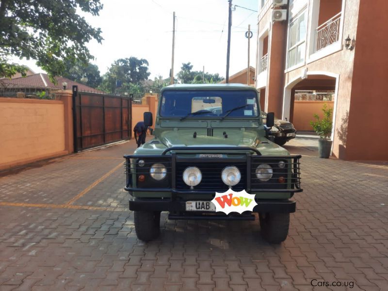 Land Rover Defender in Uganda