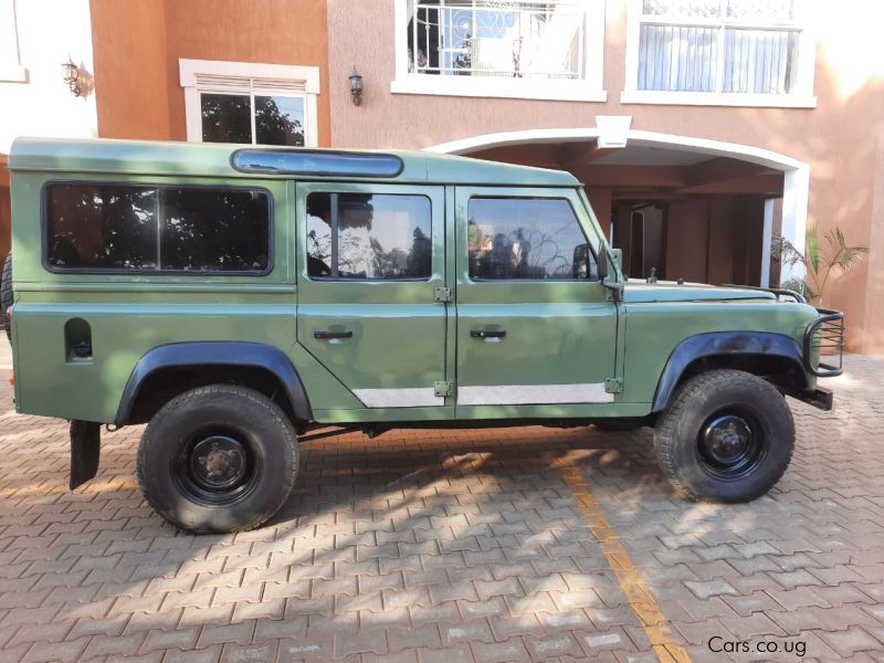 Land Rover Defender in Uganda