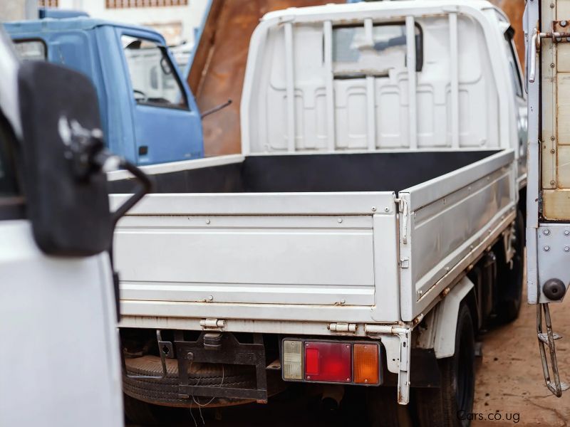 Isuzu ELF Truck 2.5 tones in Uganda