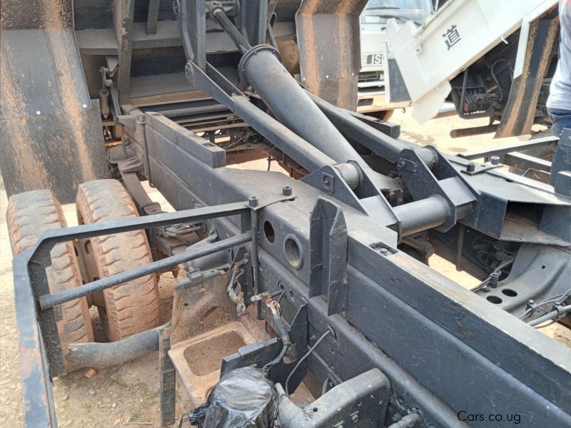 Mitsubishi Fuso Fighter Dump in Uganda