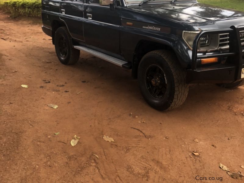 Toyota Land cruiser prado sx 3.0 turbo in Uganda