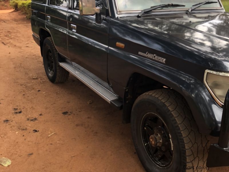 Toyota Land cruiser prado sx 3.0 turbo in Uganda