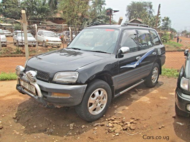 Toyota Rav 4 in Uganda