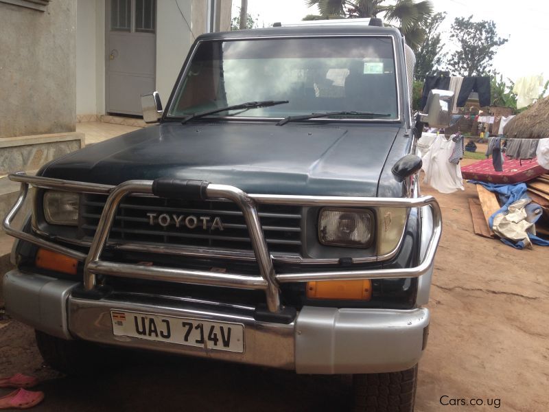 Toyota Land cruizer Prado in Uganda