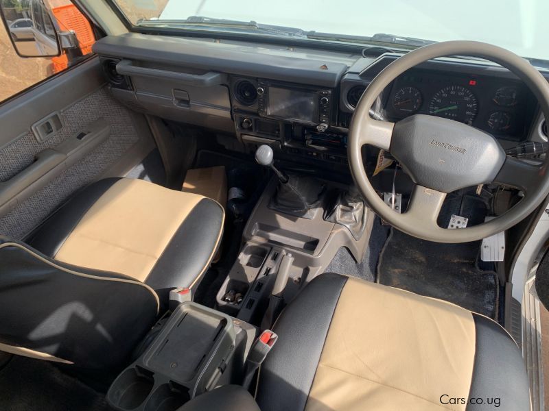 Toyota land cruiser  in Uganda