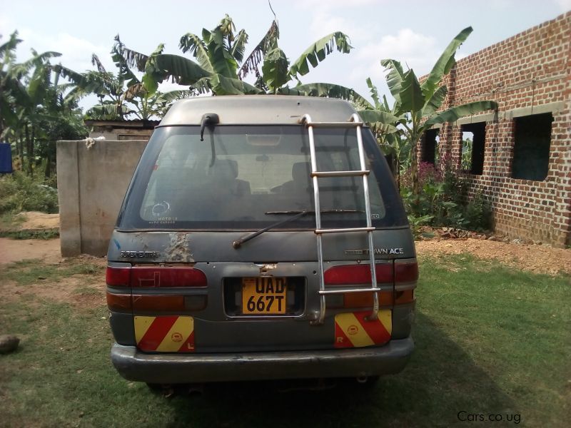 Toyota Townace superextra van in Uganda