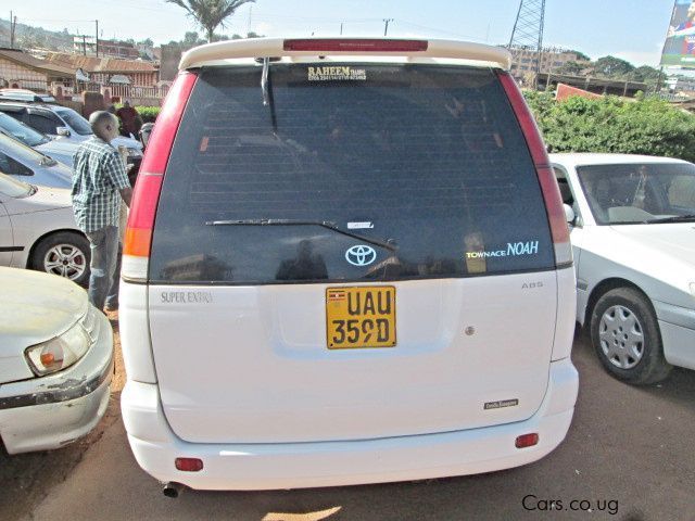 Toyota Noah (Liteace) in Uganda