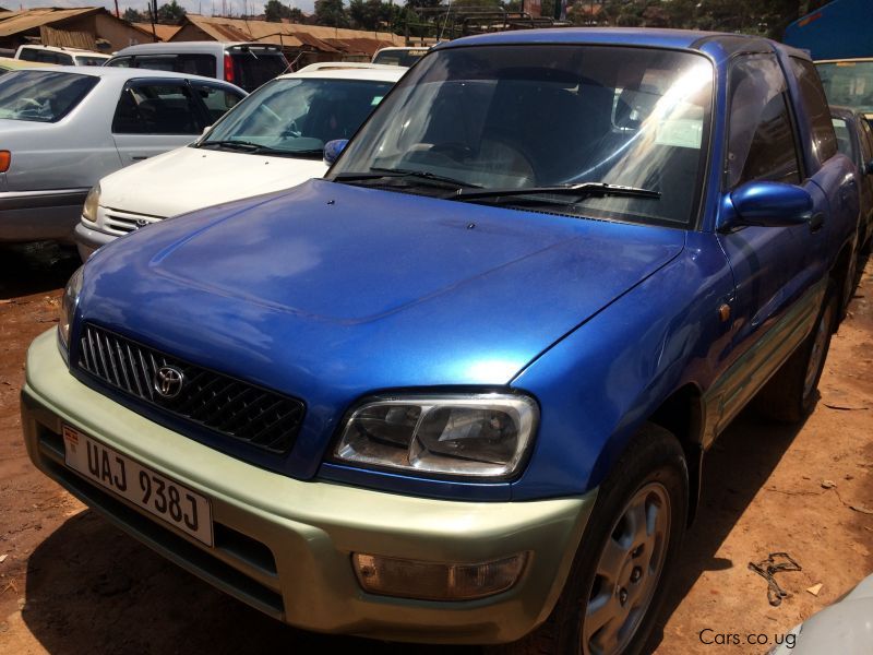 Toyota Rav4 in Uganda