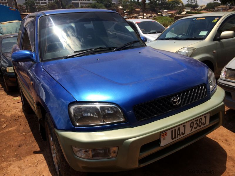 Toyota Rav4 in Uganda