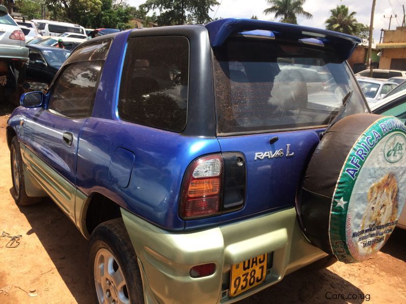 Toyota Rav4 in Uganda