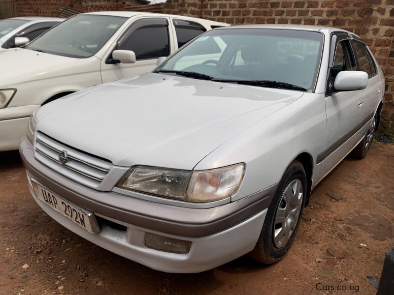 Toyota premio in Uganda