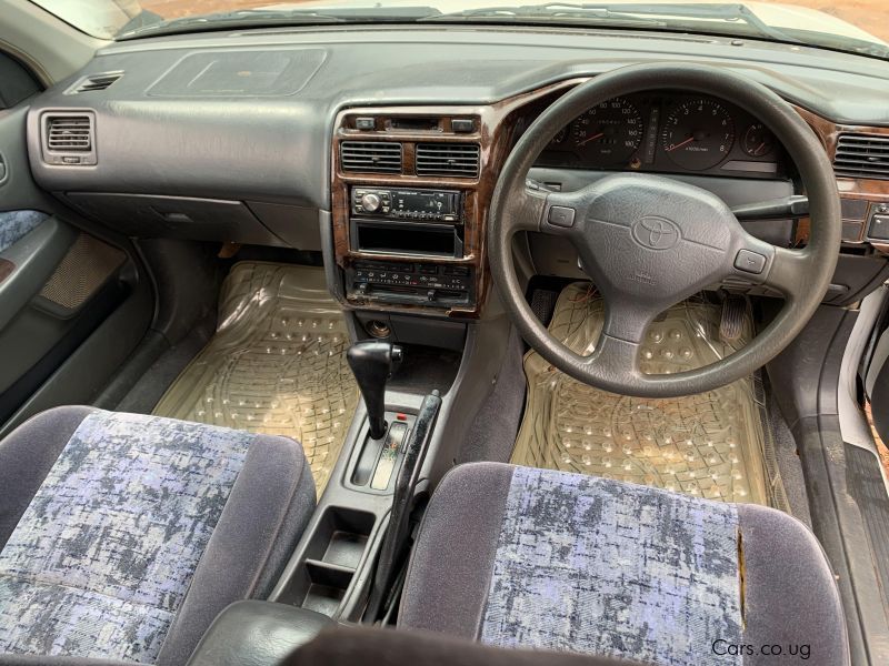 Toyota premio in Uganda