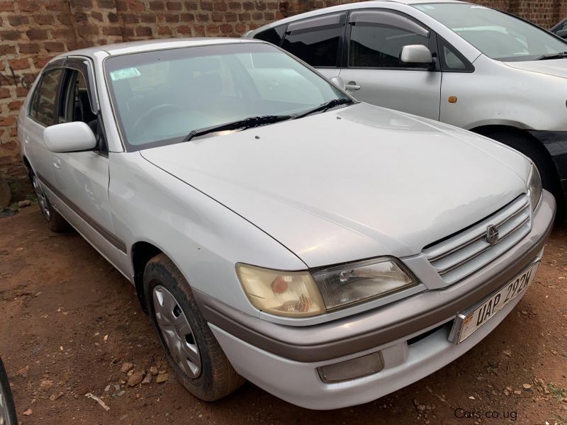 Toyota premio in Uganda