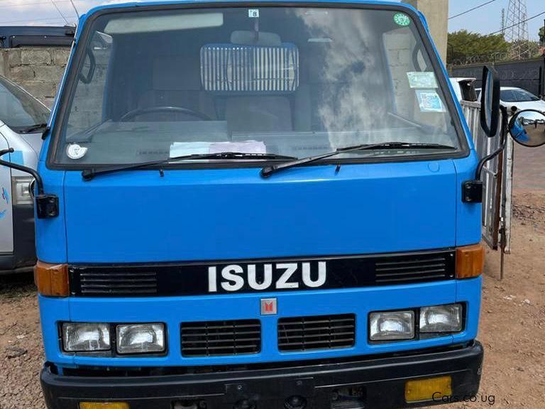 Isuzu Elfu tipper in Uganda