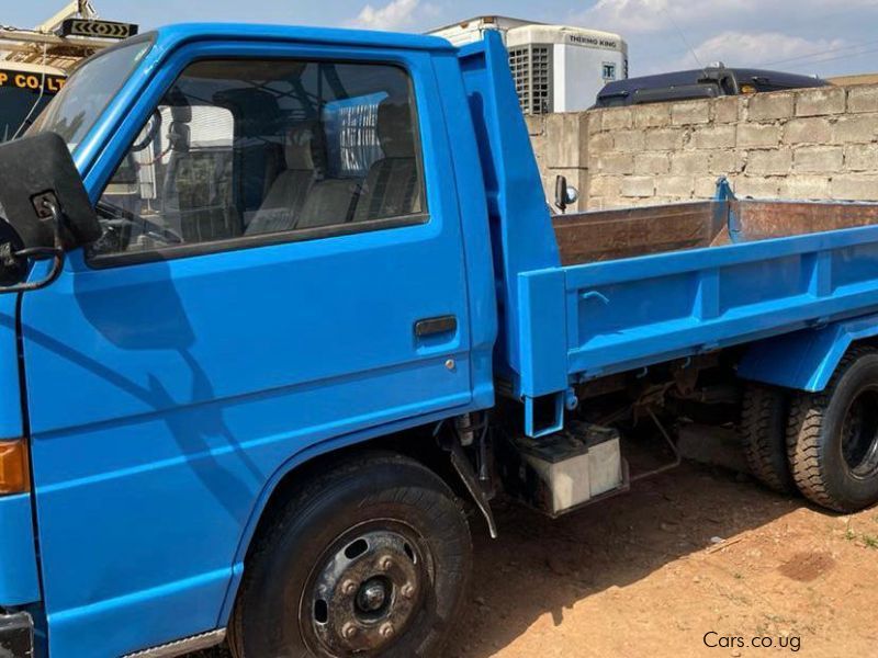 Isuzu Elfu tipper in Uganda