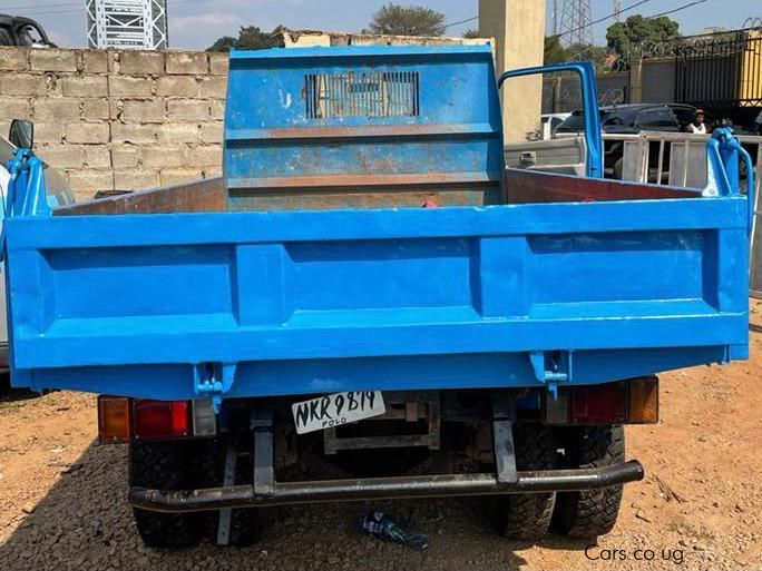 Isuzu Elfu tipper in Uganda