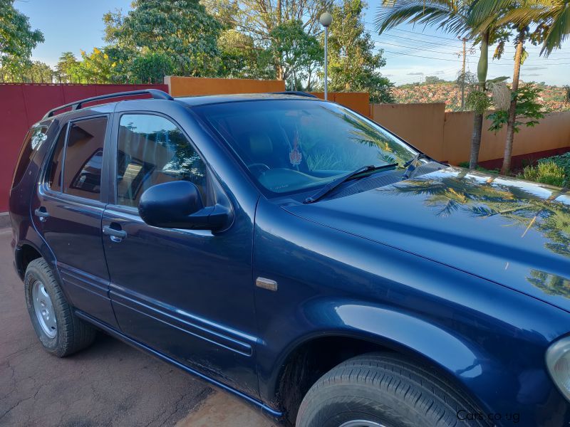 Mercedes-Benz ml320 in Uganda