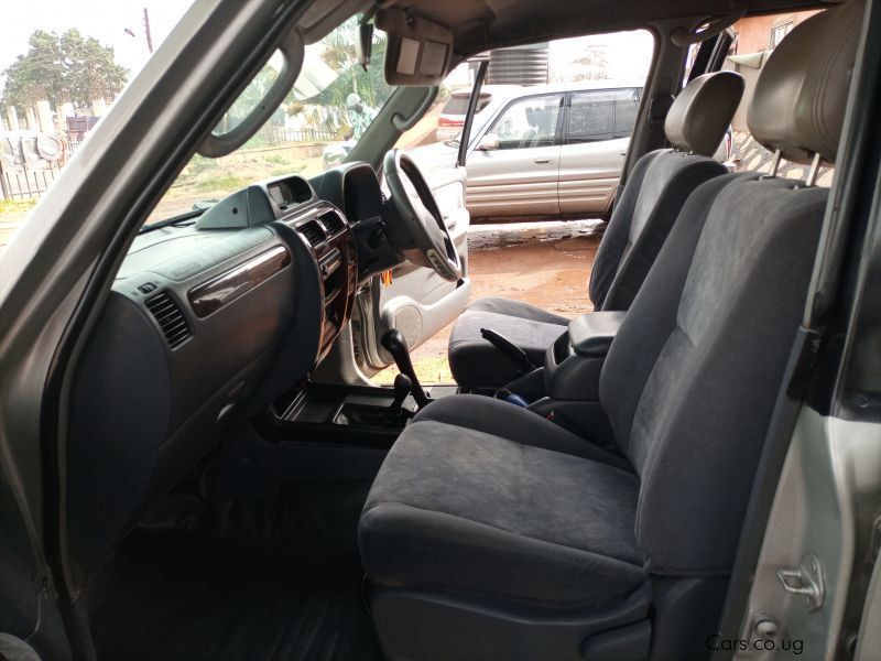Toyota Land Cruiser Prado 2,7 TX in Uganda