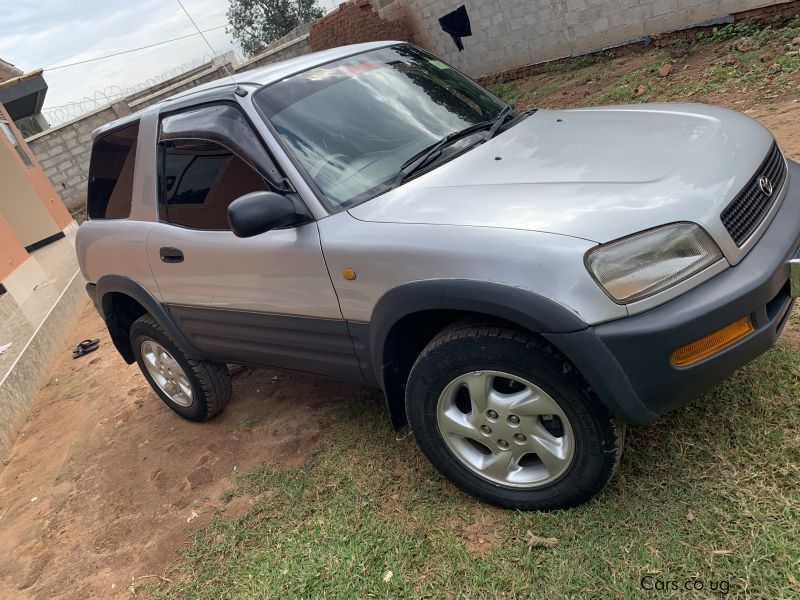 Toyota RAV 4 in Uganda