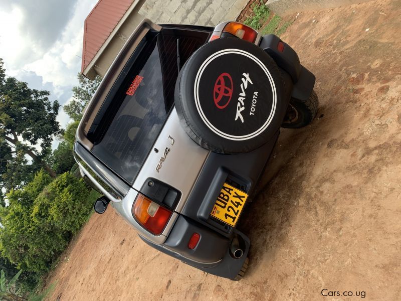 Toyota RAV 4 in Uganda