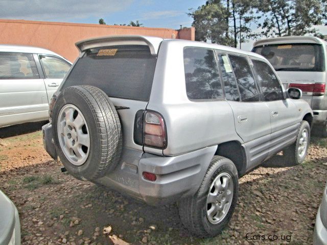 Toyota Rav4 in Uganda