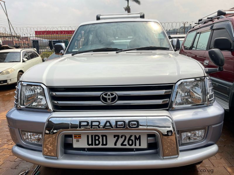 Toyota prado tx in Uganda