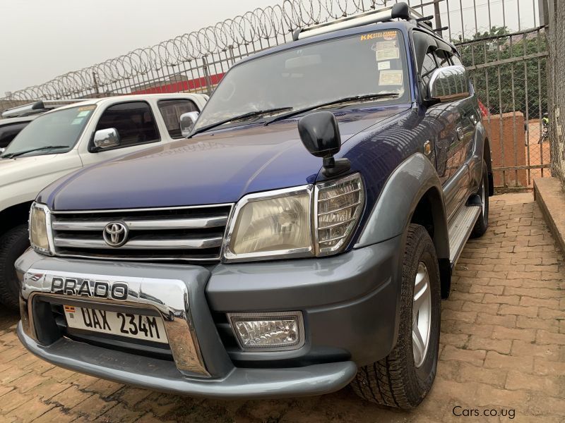 Toyota prado tx in Uganda