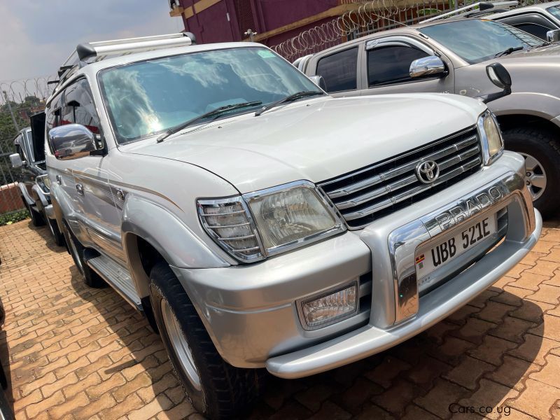 Toyota prado tx in Uganda