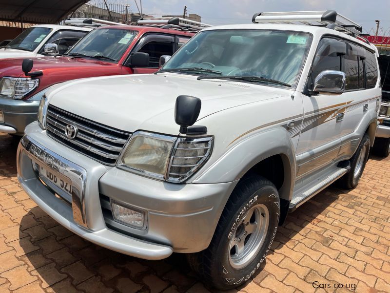 Toyota prado tx in Uganda