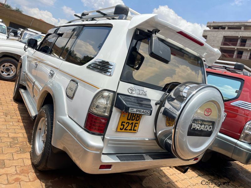 Toyota prado tx in Uganda