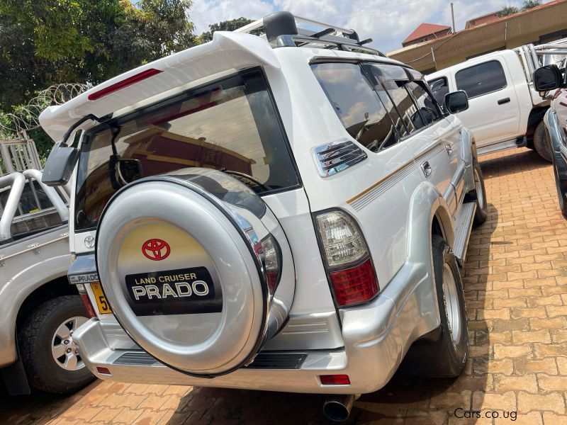 Toyota prado tx in Uganda