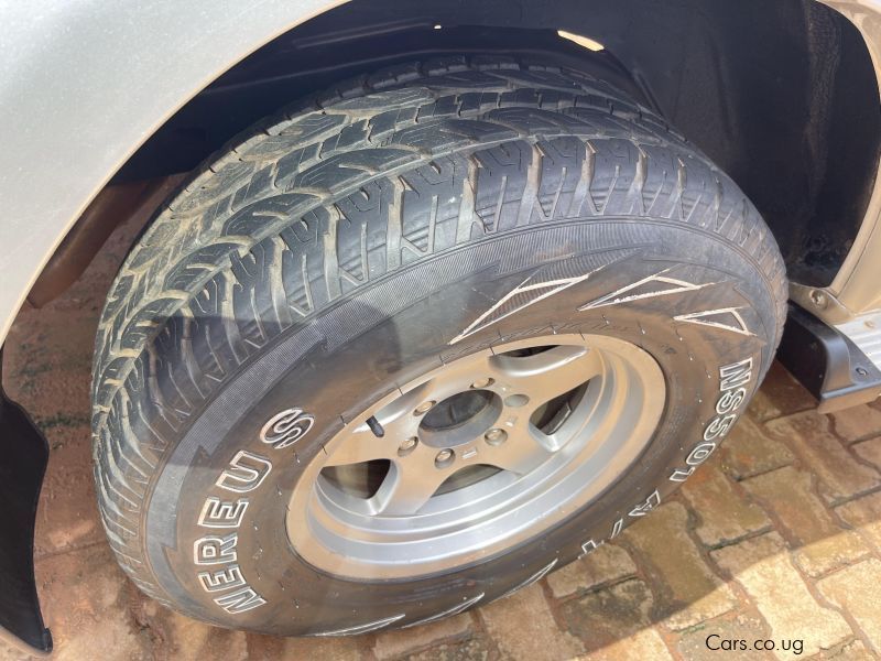 Toyota prado tx in Uganda