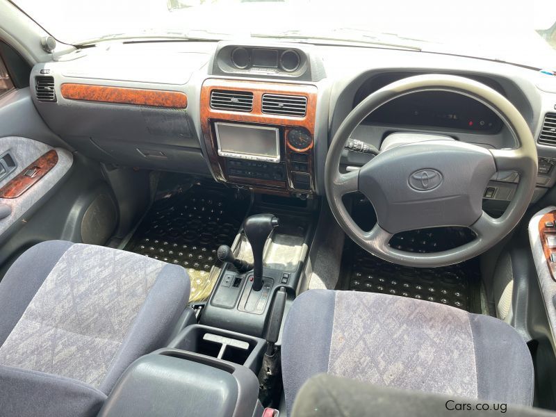 Toyota prado tx in Uganda