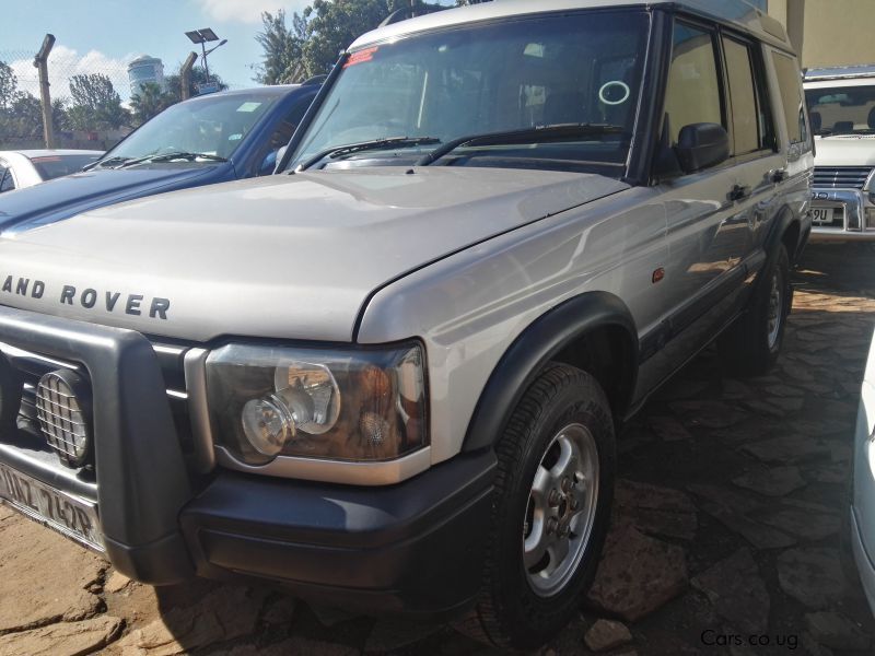 Land Rover Discovery in Uganda