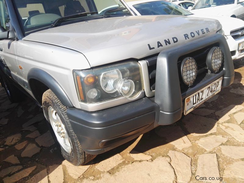 Land Rover Discovery in Uganda