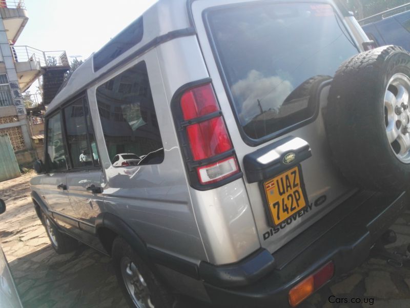 Land Rover Discovery in Uganda