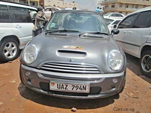 Mini Cooper in Uganda