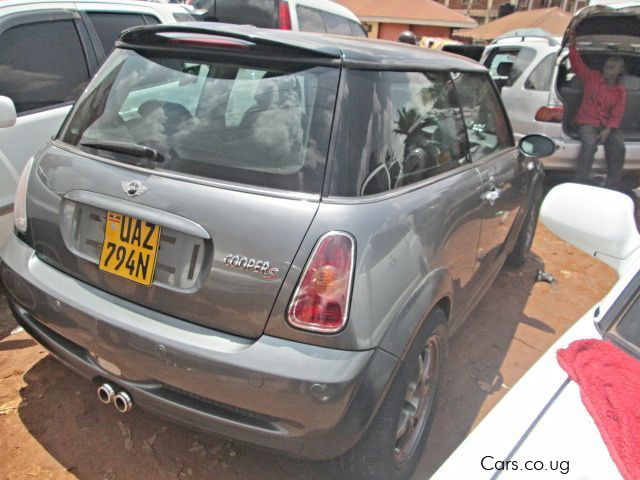 Mini Cooper in Uganda